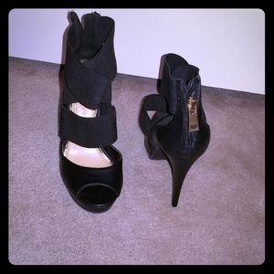 Jessica Simpson heels